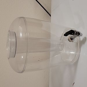 Large liquid dispenser